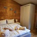 Private Room - 1 In A Luxury Villa Chalet Style